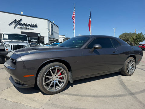 2016 Dodge Challenger R/T, photo 1 of 8