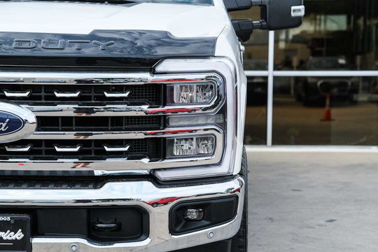 2025 Ford Super Duty F-350 SRW Pickup LARIAT, photo 6 of 10
