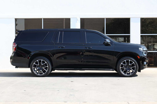 2024 Chevrolet Suburban RST, photo 6 of 10