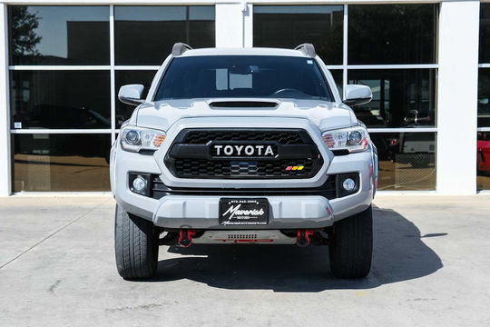 2019 Toyota Tacoma TRD Sport, photo 2 of 10