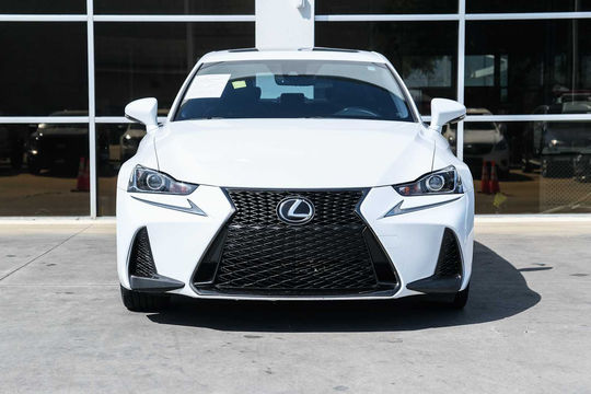 2017 Lexus IS Turbo, photo 3 of 10