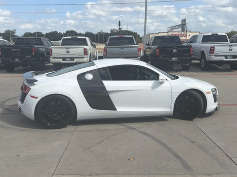 2009 Audi R8 4.2L, photo 2 of 7