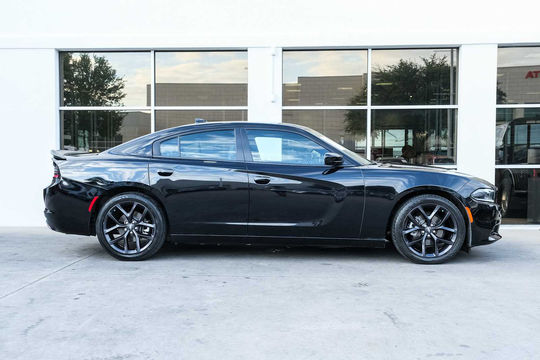 2022 Dodge Charger SXT, photo 6 of 10