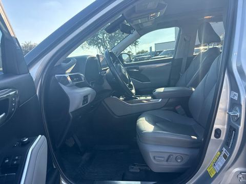 2023 Toyota Highlander Hybrid Platinum, photo 5 of 10