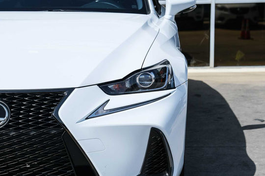 2017 Lexus IS Turbo, photo 6 of 10