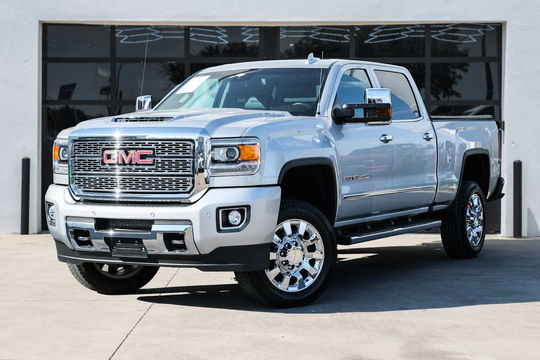 2018 GMC Sierra 2500HD Denali, photo 1 of 10