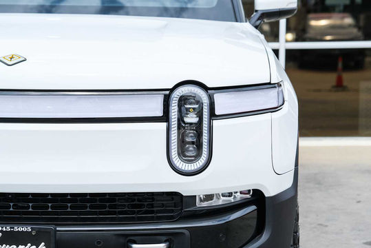 2022 Rivian R1T Adventure Package, photo 6 of 10