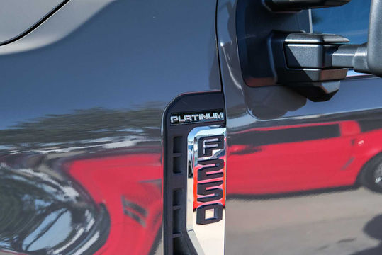 2026 Ford Super Duty F-250 Pickup Platinum, photo 3 of 10