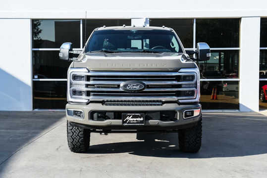2026 Ford Super Duty F-250 Pickup Platinum, photo 2 of 10