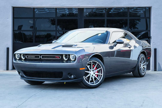 2016 Dodge Challenger R/T, photo 1 of 10