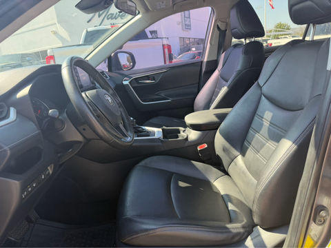 2021 Toyota RAV4 XLE Premium, photo 5 of 8