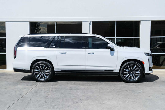 2023 Cadillac Escalade ESV 4WD Sport, photo 6 of 10