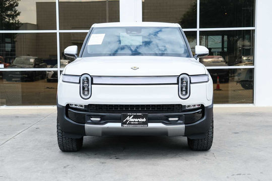 2022 Rivian R1T Adventure Package, photo 2 of 10