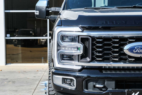 2024 Ford Super Duty F-350 DRW Pickup Platinum, photo 6 of 10