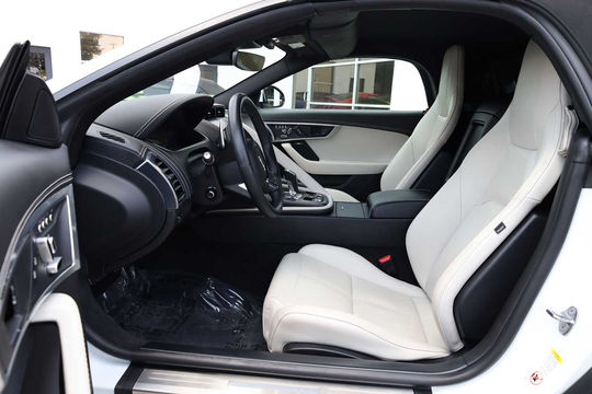 2021 Jaguar F-TYPE P300, photo 4 of 10