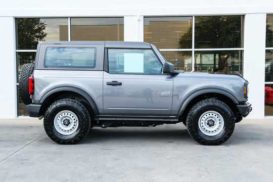 2021 Ford Bronco Base, photo 6 of 10
