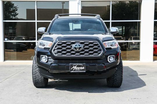 2019 Toyota Tacoma Limited, photo 2 of 10