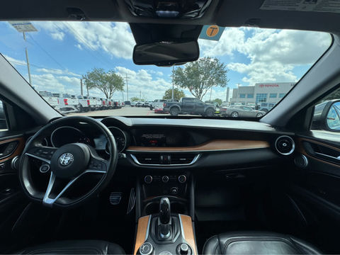 2019 Alfa Romeo Stelvio Ti Lusso, photo 6 of 8