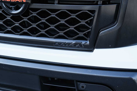 2021 Nissan Titan PRO-4X, photo 5 of 10