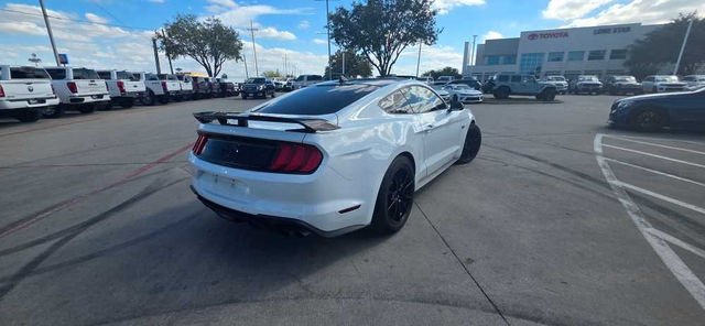 2021 Ford Mustang GT, photo 4 of 8