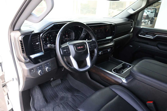 2024 GMC Sierra 2500HD SLT, photo 3 of 10