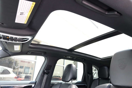 2017 Porsche Cayenne S E-Hybrid, photo 5 of 10