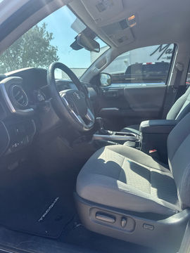 2023 Toyota Tacoma SR5, photo 5 of 8