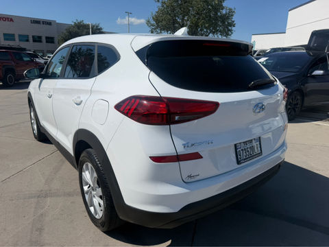2019 Hyundai Tucson SE, photo 2 of 10