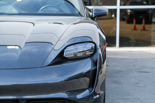 2023 Porsche Taycan, photo 4 of 10