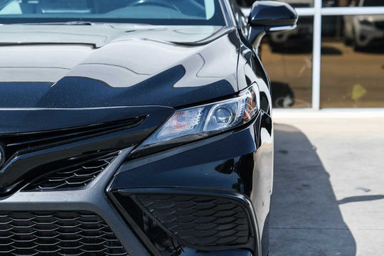 2023 Toyota Camry SE, photo 4 of 10