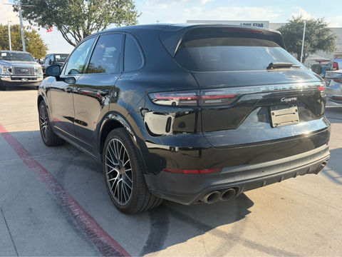 2019 Porsche Cayenne, photo 2 of 8