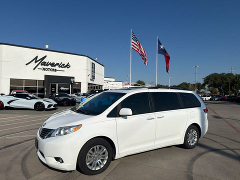 2014 Toyota Sienna XLE, photo 1 of 10