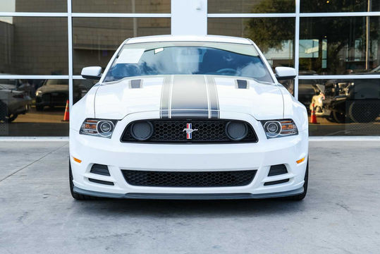 2013 Ford Mustang Boss 302 · Performance White, photo 2 of 10
