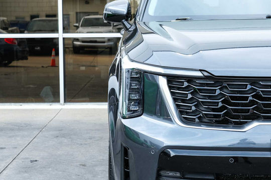 2024 Kia Sorento SX, photo 3 of 10