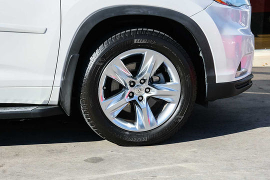 2015 Toyota Highlander Limited Platinum, photo 6 of 10