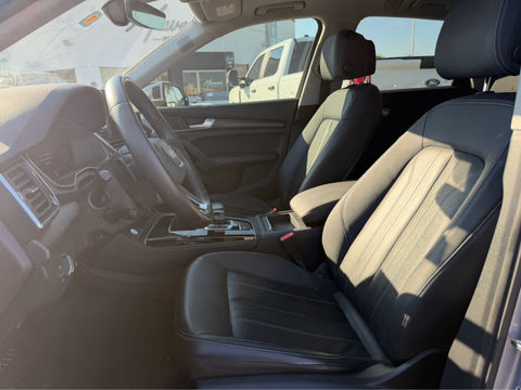 2022 Audi Q5 S line Premium Plus, photo 5 of 8