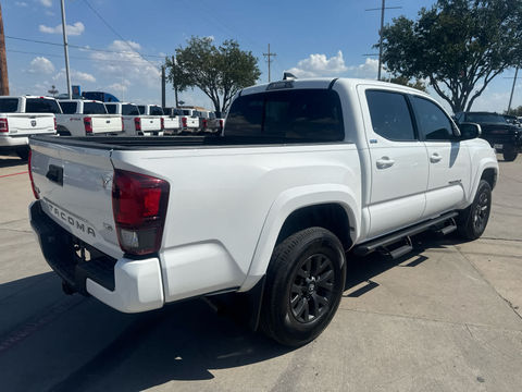 2023 Toyota Tacoma SR5, photo 3 of 8