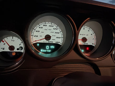 2009 Dodge Challenger SRT8, photo 5 of 8