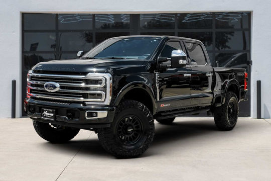 2025 Ford Super Duty F-350 SRW Platinum, photo 1 of 10