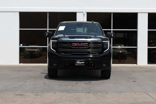 2024 GMC Sierra 1500 AT4, photo 6 of 10