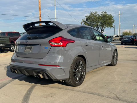 2017 Ford Focus RS, photo 4 of 9