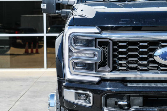 2024 Ford Super Duty F-450 Pickup Platinum, photo 5 of 10