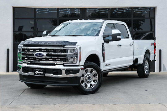 2025 Ford Super Duty F-350 SRW Pickup LARIAT, photo 1 of 10
