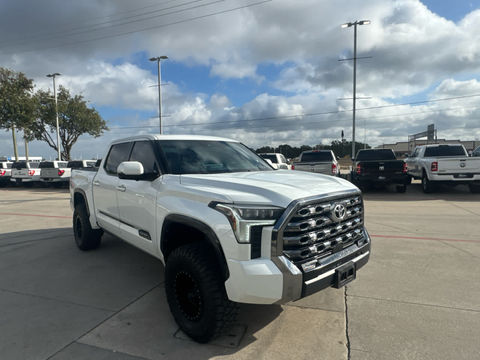2024 Toyota Tundra Platinum, photo 2 of 8