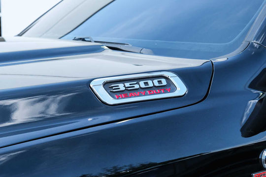 2020 Ram 3500 Limited · Diamond Black Crystal Pearlcoat, photo 3 of 10