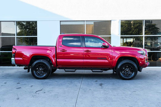 2022 Toyota Tacoma SR5, photo 6 of 10