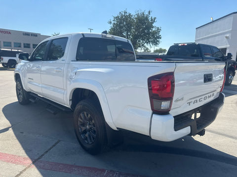 2023 Toyota Tacoma SR5, photo 2 of 8