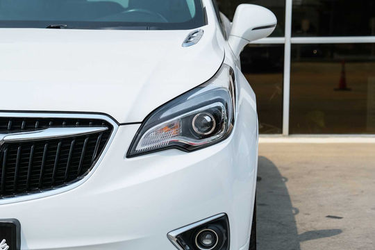 2020 Buick Envision Essence, photo 4 of 10