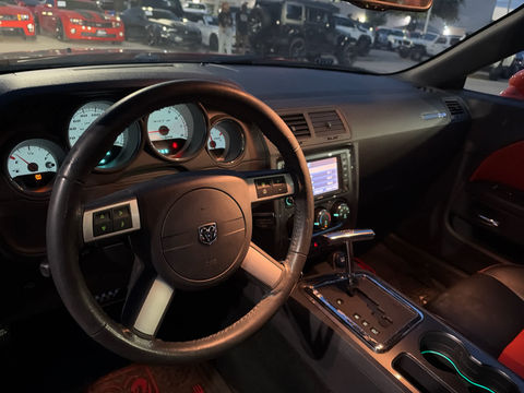 2009 Dodge Challenger SRT8, photo 6 of 8