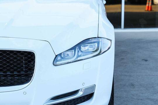 2017 Jaguar XJ XJ R-Sport, photo 5 of 10